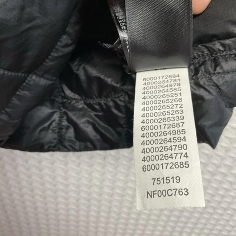 NWOT The North Face ThermoBall Eco Black Outdoor Puffer Vest Men XL Vietnam